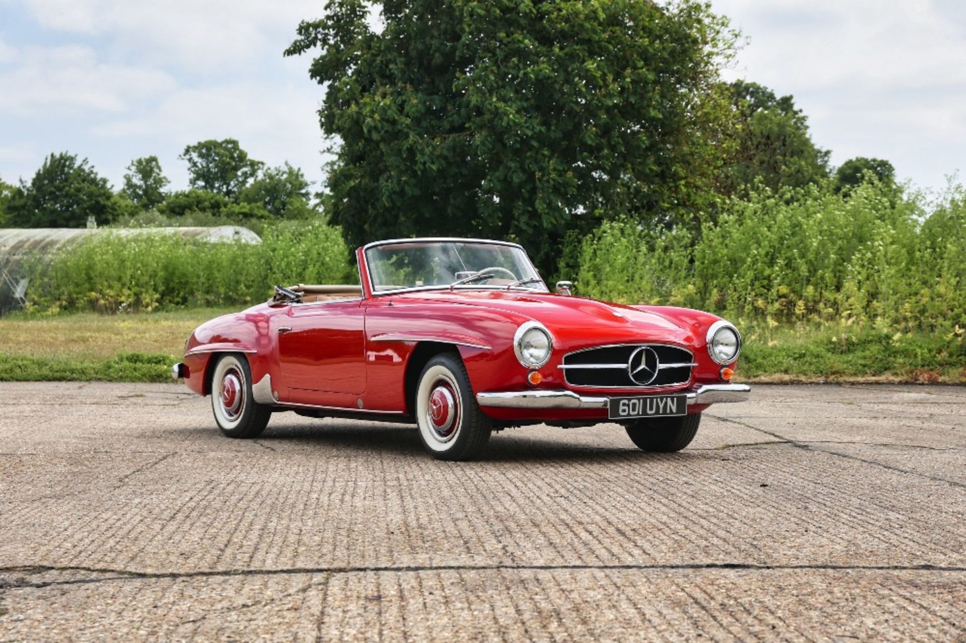 1958 MERCEDES-BENZ 190SL Registration Number: 601 UYN Chassis Number: 121.040.8500635 Recorded - Image 2 of 23