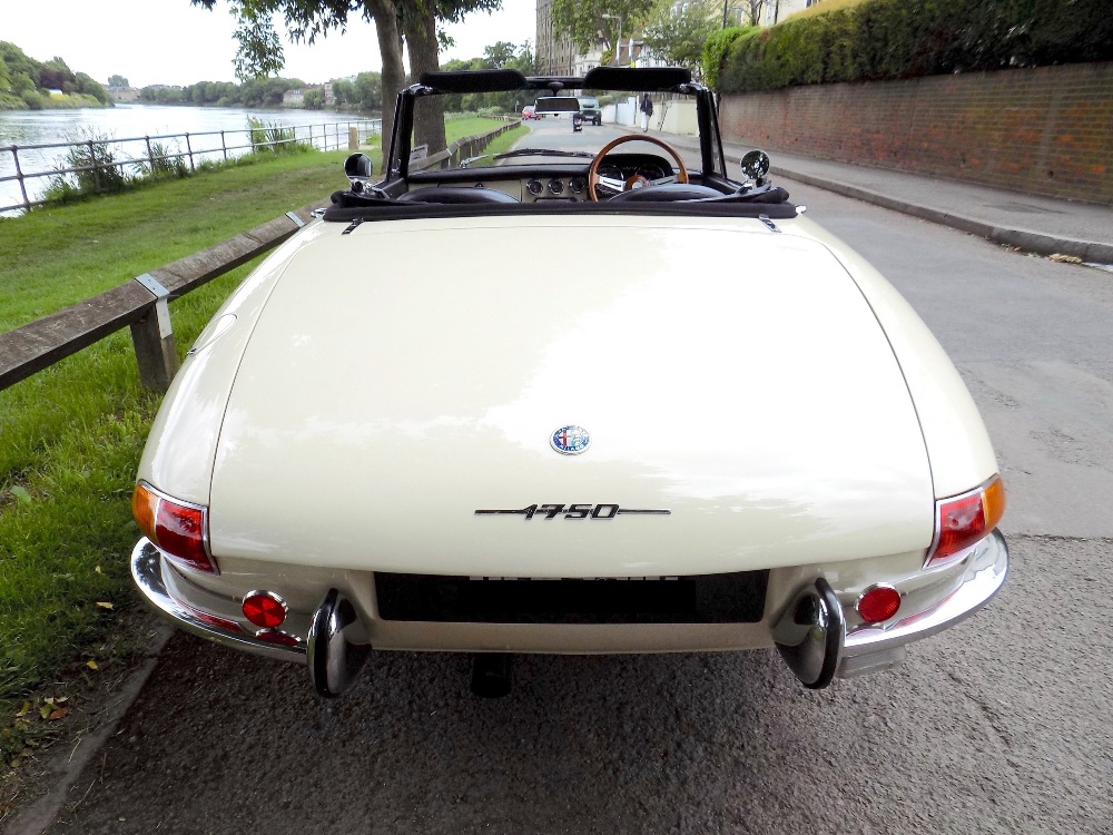 1968 ALFA-ROMEO 1750 'DUETTO' SPIDER VELOCE Registration Number: PFJ 416G Chassis Number: AR1470099 - Image 6 of 24