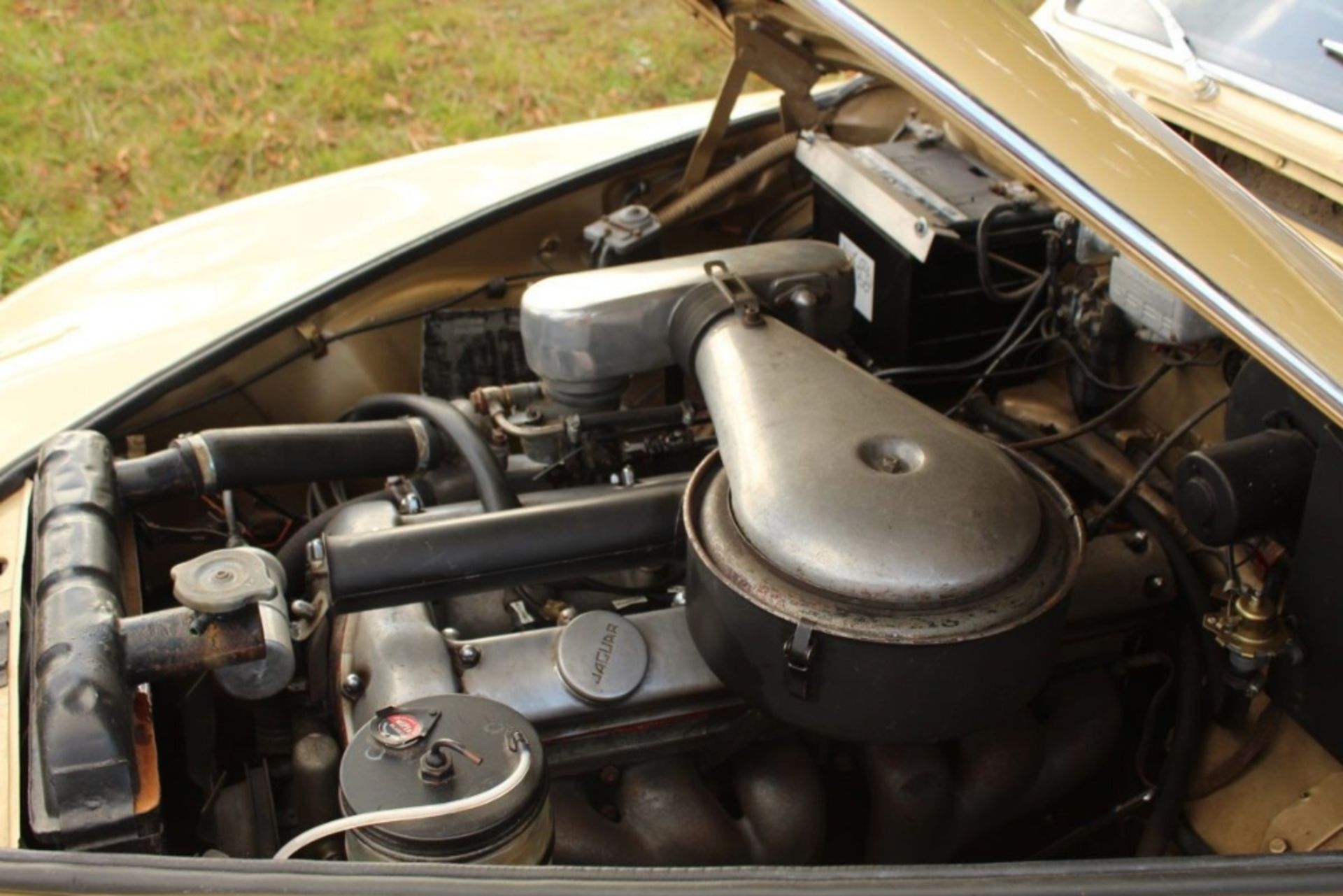 1958 JAGUAR ‘MARK 1’ 2.4 LITRE SALOON Registration Number: 612 UYT Chassis Number: S912121 - Image 9 of 13