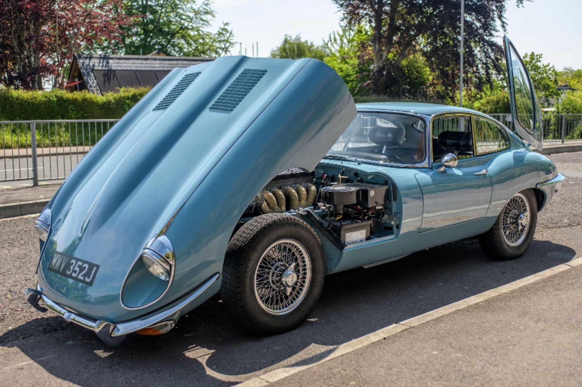 1970 JAGUAR E-TYPE SERIES II FIXED HEAD COUPE  Registration Number: MVW 352J Chassis Number: 1R20993 - Bild 19 aus 33