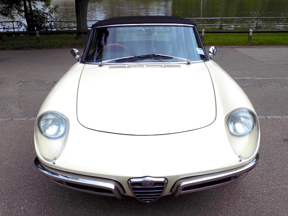 1968 ALFA-ROMEO 1750 'DUETTO' SPIDER VELOCE Registration Number: PFJ 416G Chassis Number: AR1470099 - Image 5 of 24
