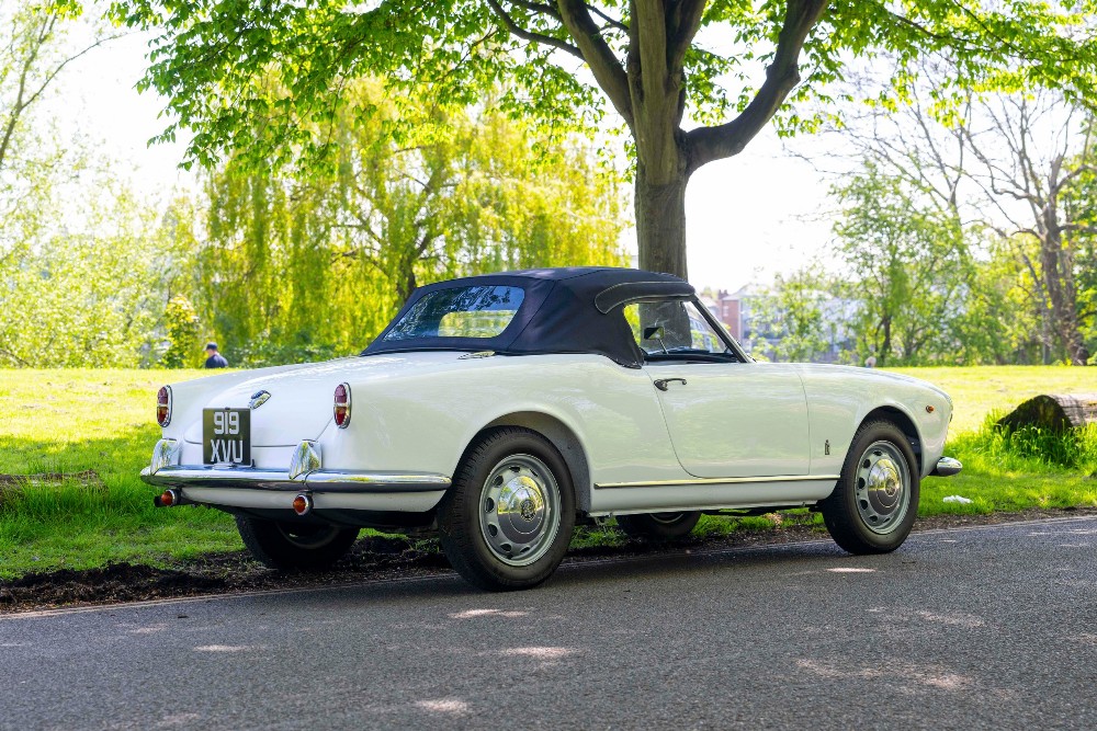 1958 ALFA-ROMEO GIULIETTA SPIDER Registration Number: 919 XVU            Chassis Number: AR 1495 - Image 4 of 23