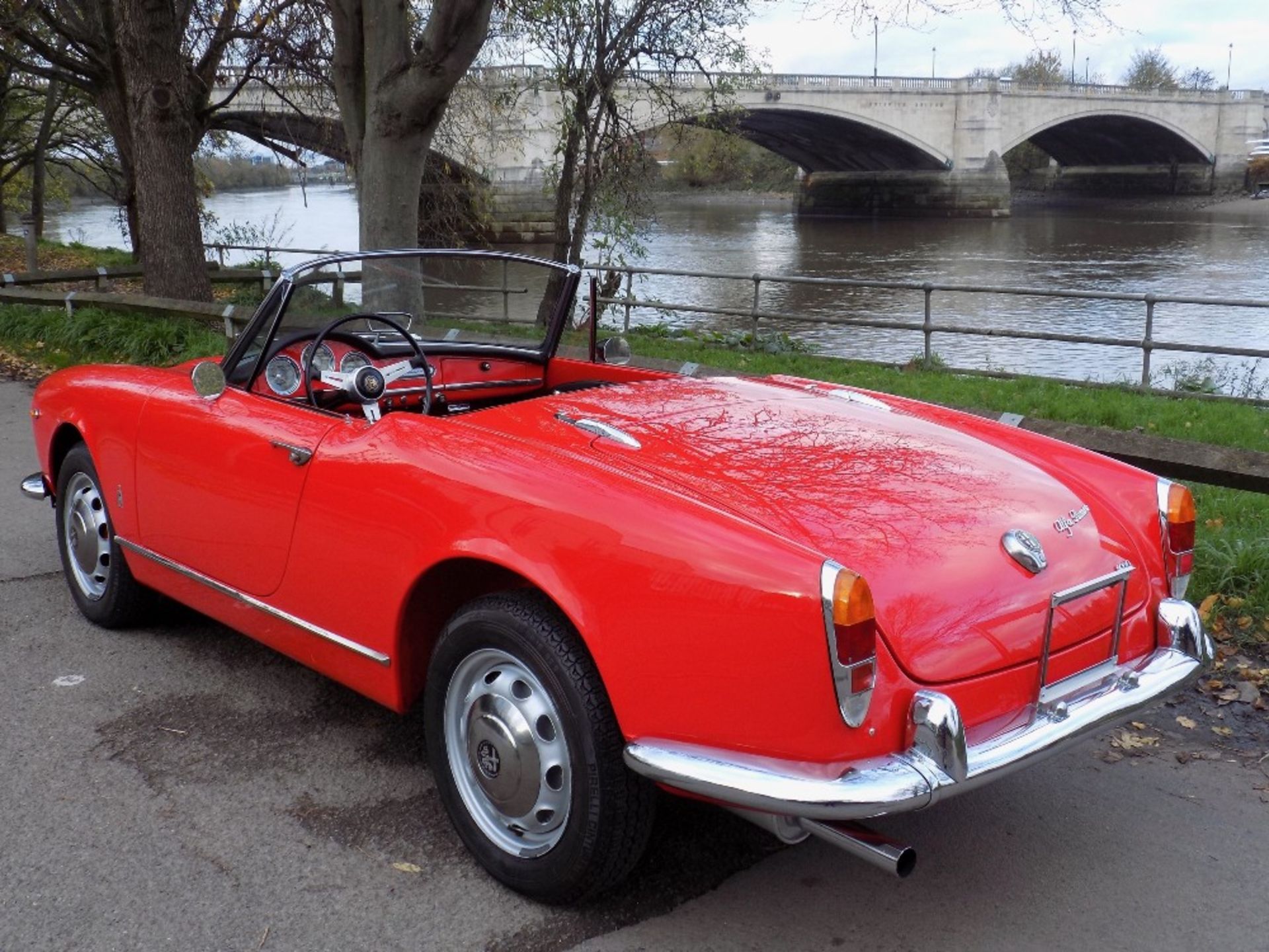 1964 ALFA-ROMEO GIULIA (101) SPIDER Registration Number: DAP 534B Chassis Number: AR 378844 Recorded - Bild 3 aus 18