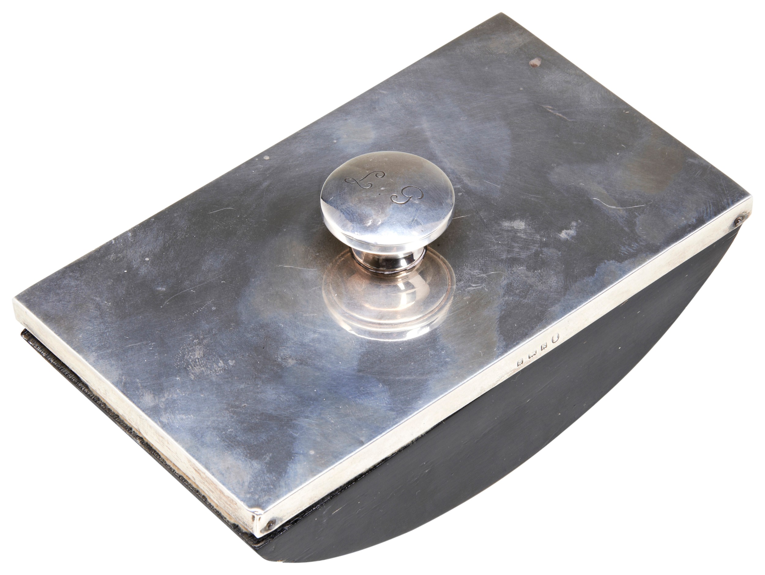 A SILVER CAPSTAN INKWELL, BIRMINGHAM 1934, with liner, the hinged lid engraved ‘L.G’, and a matching - Image 2 of 4