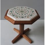 AN INDIAN PIETRA DURA MARBLE TOP TABLE inlaid with malachite, mother of pearl and carnelian