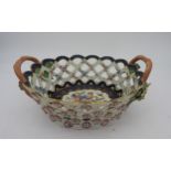 AN 18TH CENTURY WORCESTER PORCELAIN BASKET, CIRCA 1770, oval form, the tapering lattice work sides