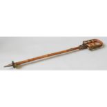 A BRASS MOUNTED CANE SHOOTING STICK, EARLY 20TH CENTURY