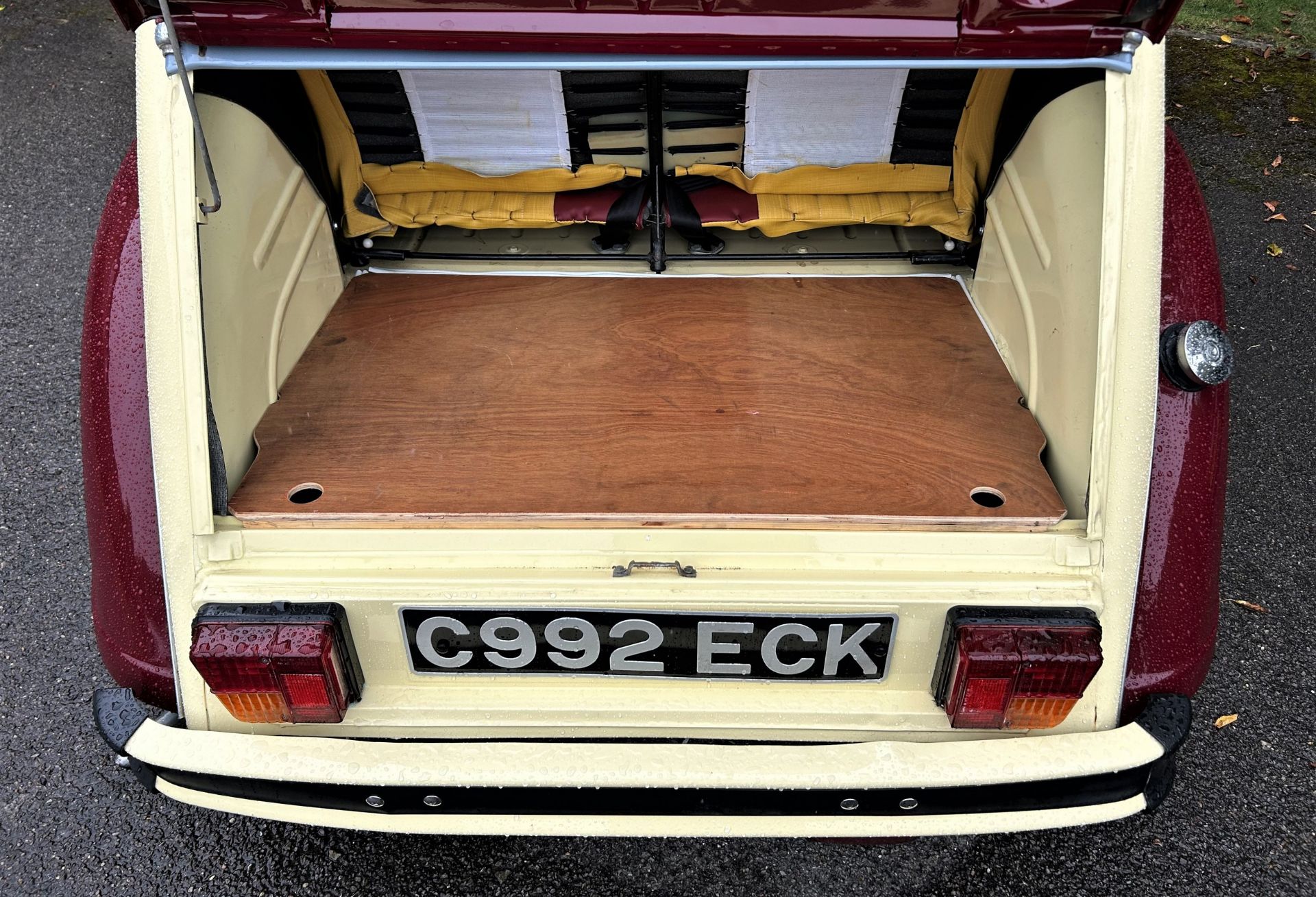 1986 CITROEN 2CV SPECIAL Registration Number: C992 ECK          Chassis Number: - Image 12 of 23