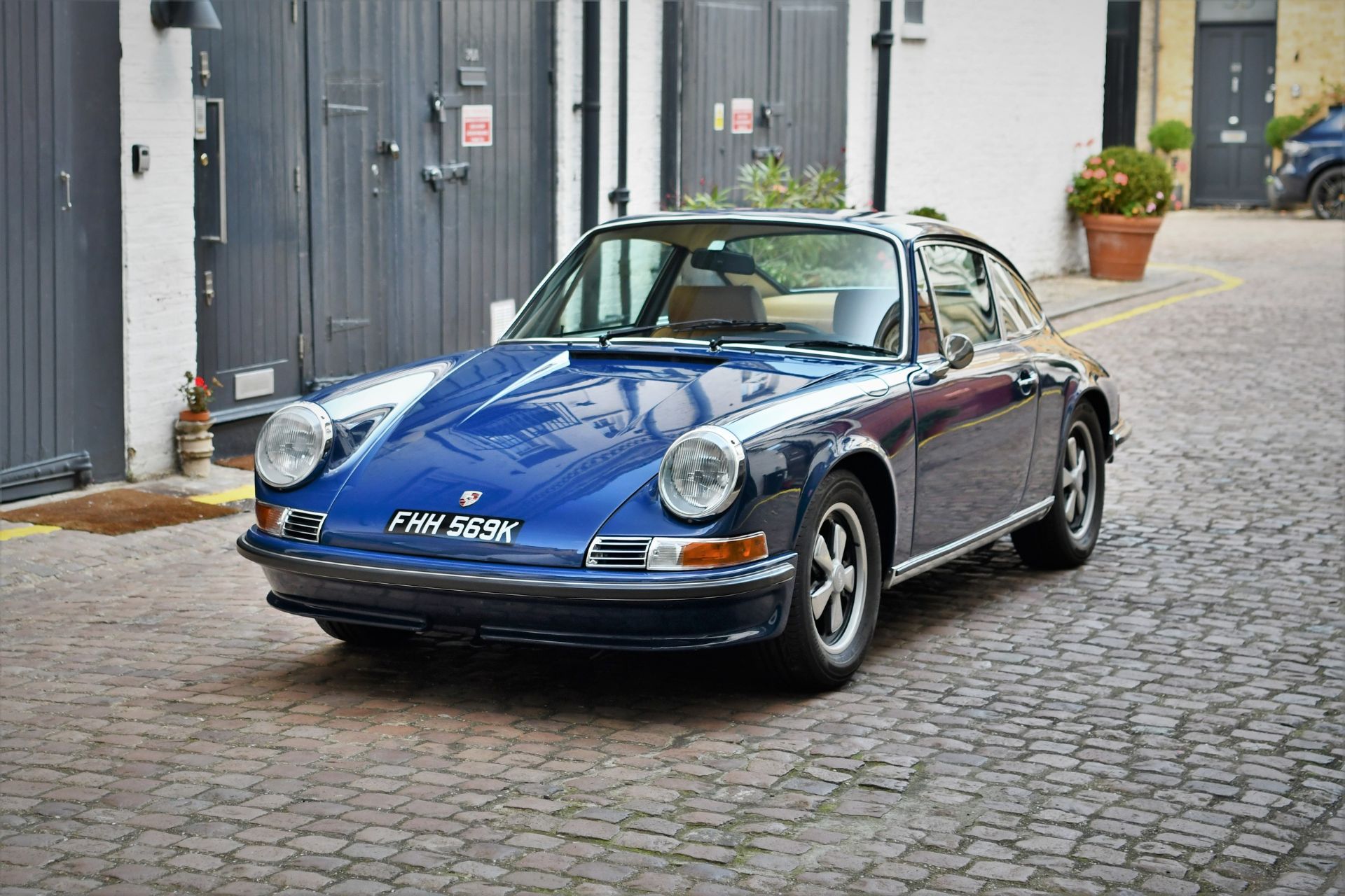 1972 PORSCHE 911 2.4 'S' 'OELKLAPPE COUPE' Registration Number : FHH 569K Chassis Number : - Image 4 of 28