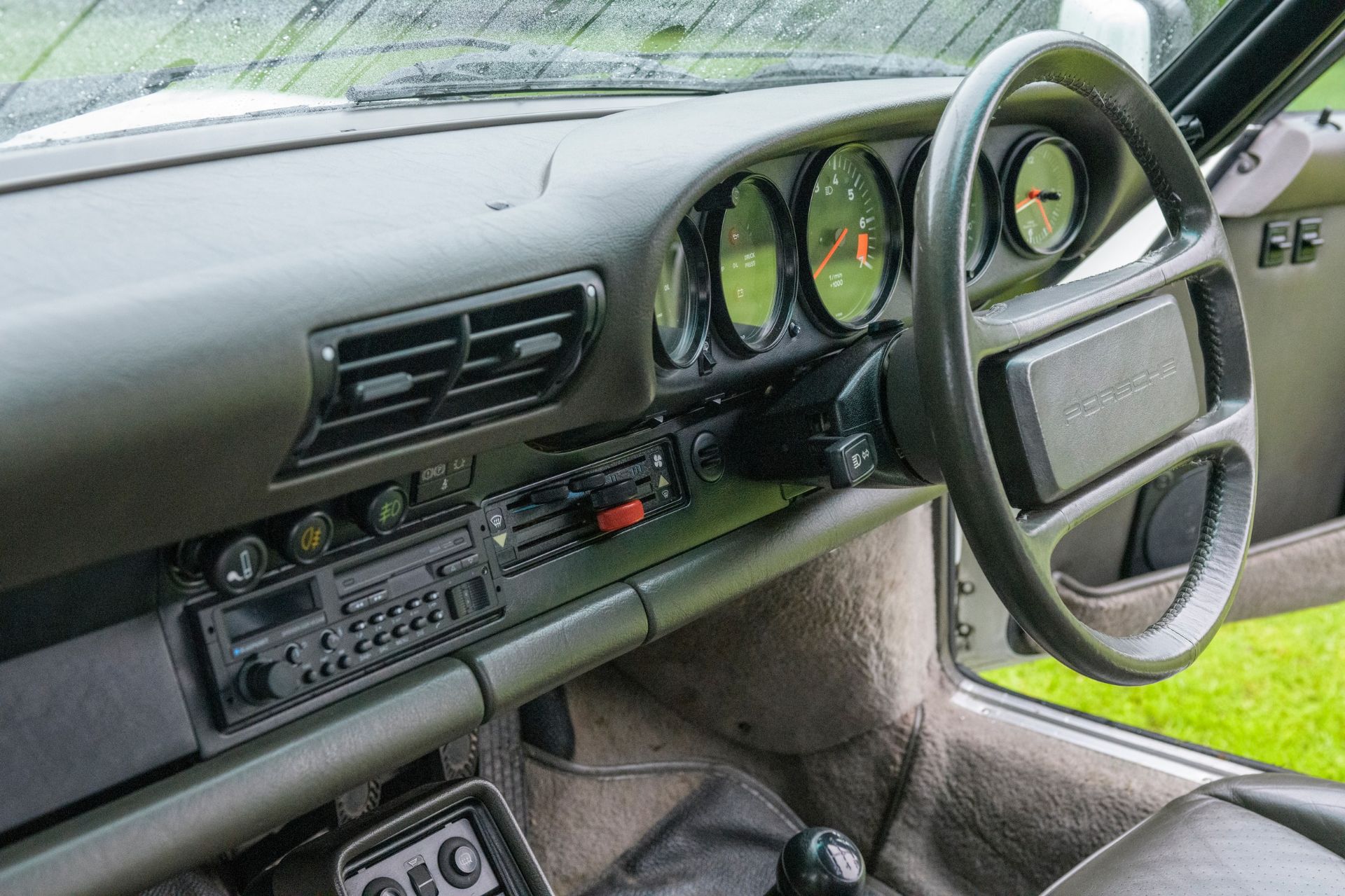 1986 PORSCHE 911 3.2 CARRERA SPORT CABRIOLET Registration: C723 KAR             Chassis Number: - Image 36 of 47