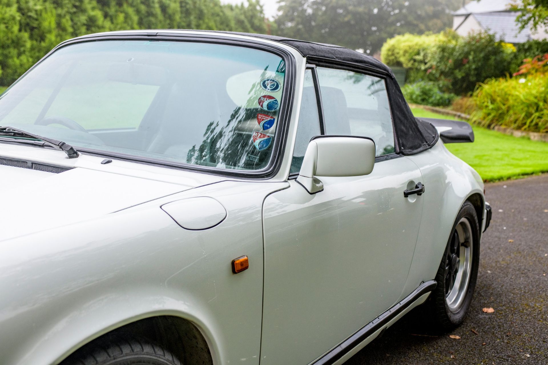 1986 PORSCHE 911 3.2 CARRERA SPORT CABRIOLET Registration: C723 KAR             Chassis Number: - Image 10 of 47