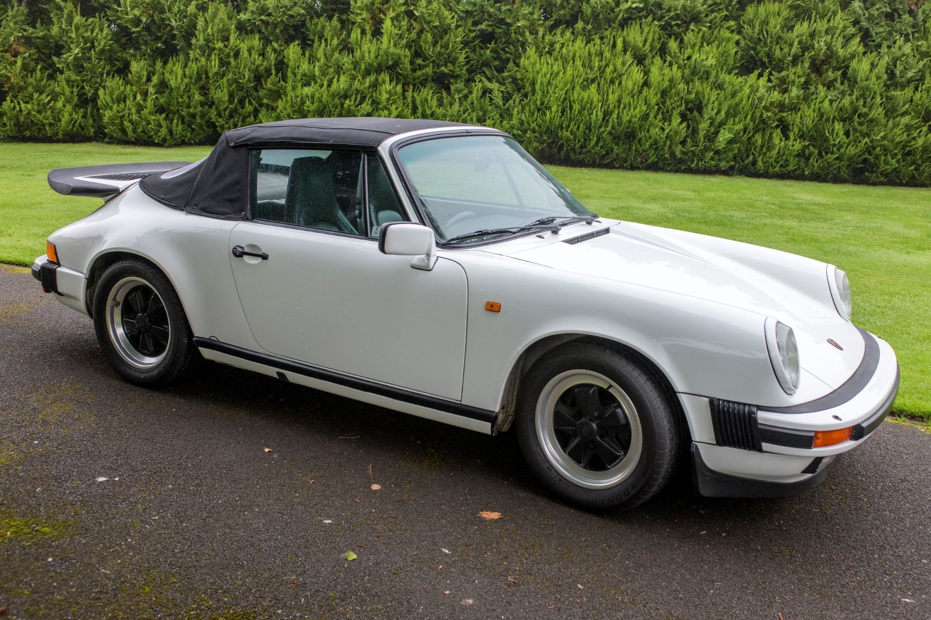 1986 PORSCHE 911 3.2 CARRERA SPORT CABRIOLET Registration: C723 KAR             Chassis Number: - Image 3 of 47