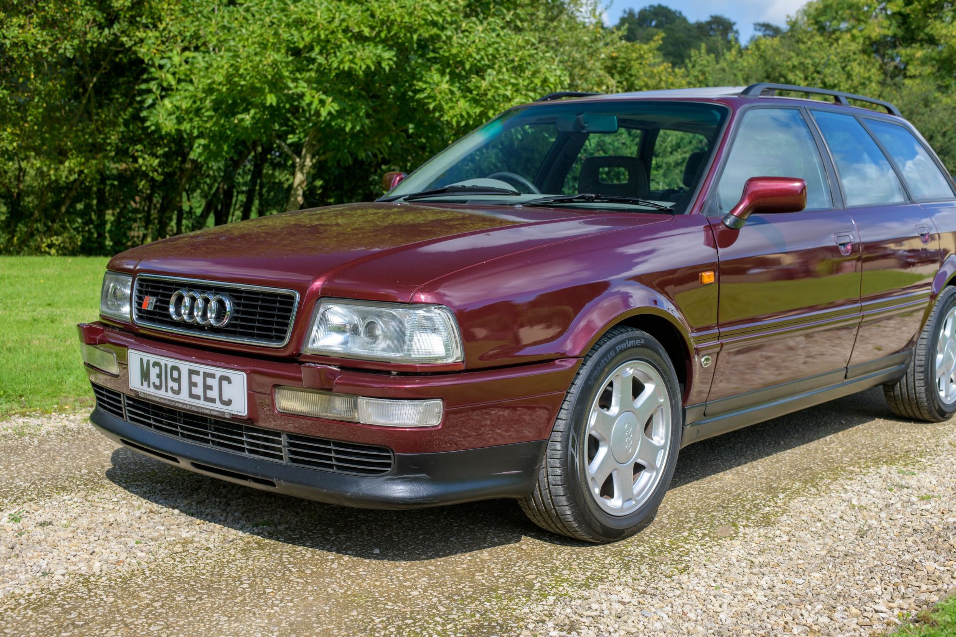 1995 AUDI S2 AVANT Registration Number: M319 EEC Chassis Number: WAUZZZ8CZSA007967 - Two private - Image 2 of 34
