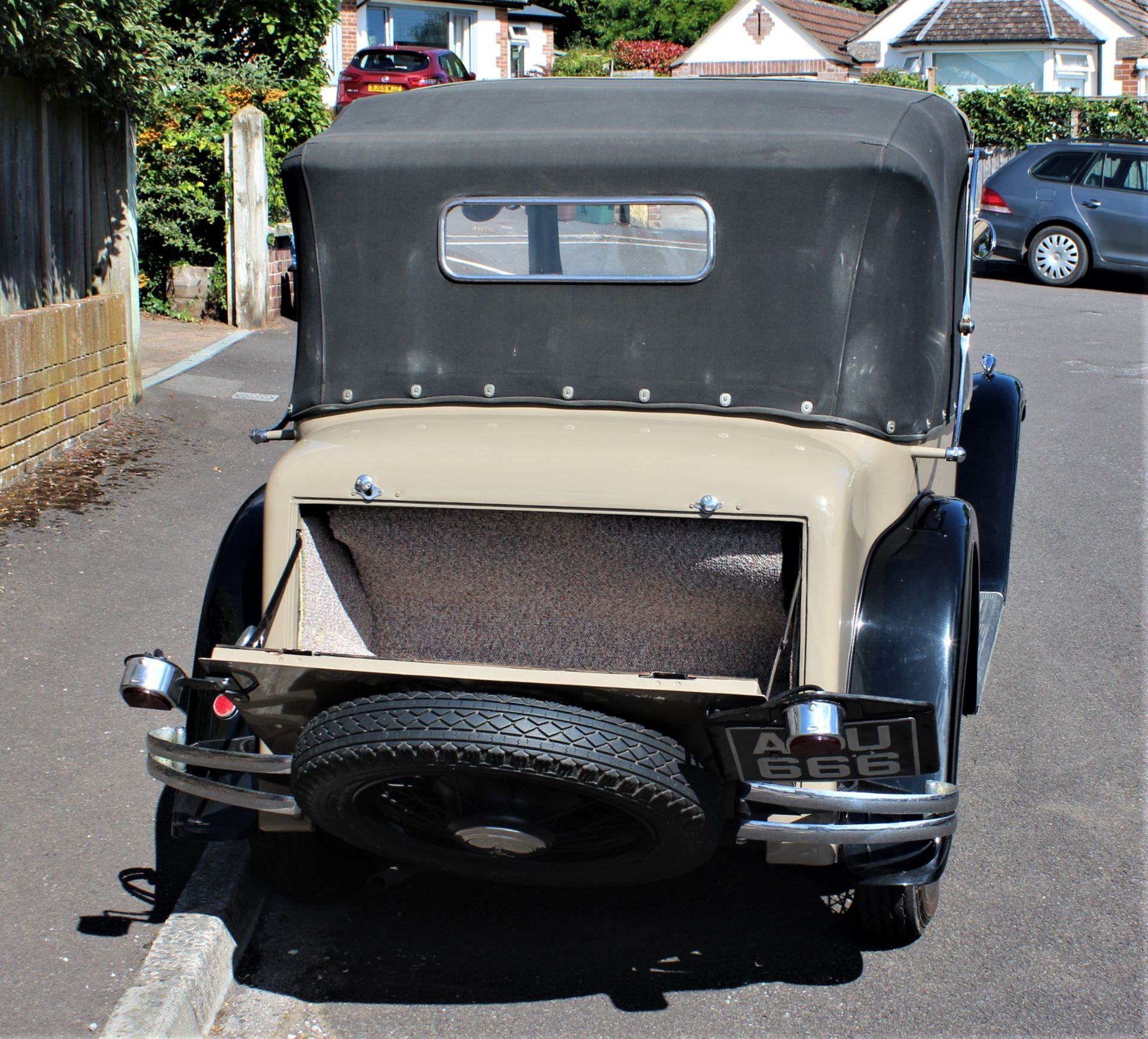 1934 AUSTIN 10 CABRIOLET Registration Number: AYU 666 Chassis Number: G38952 - First owner for 56 - Image 5 of 9