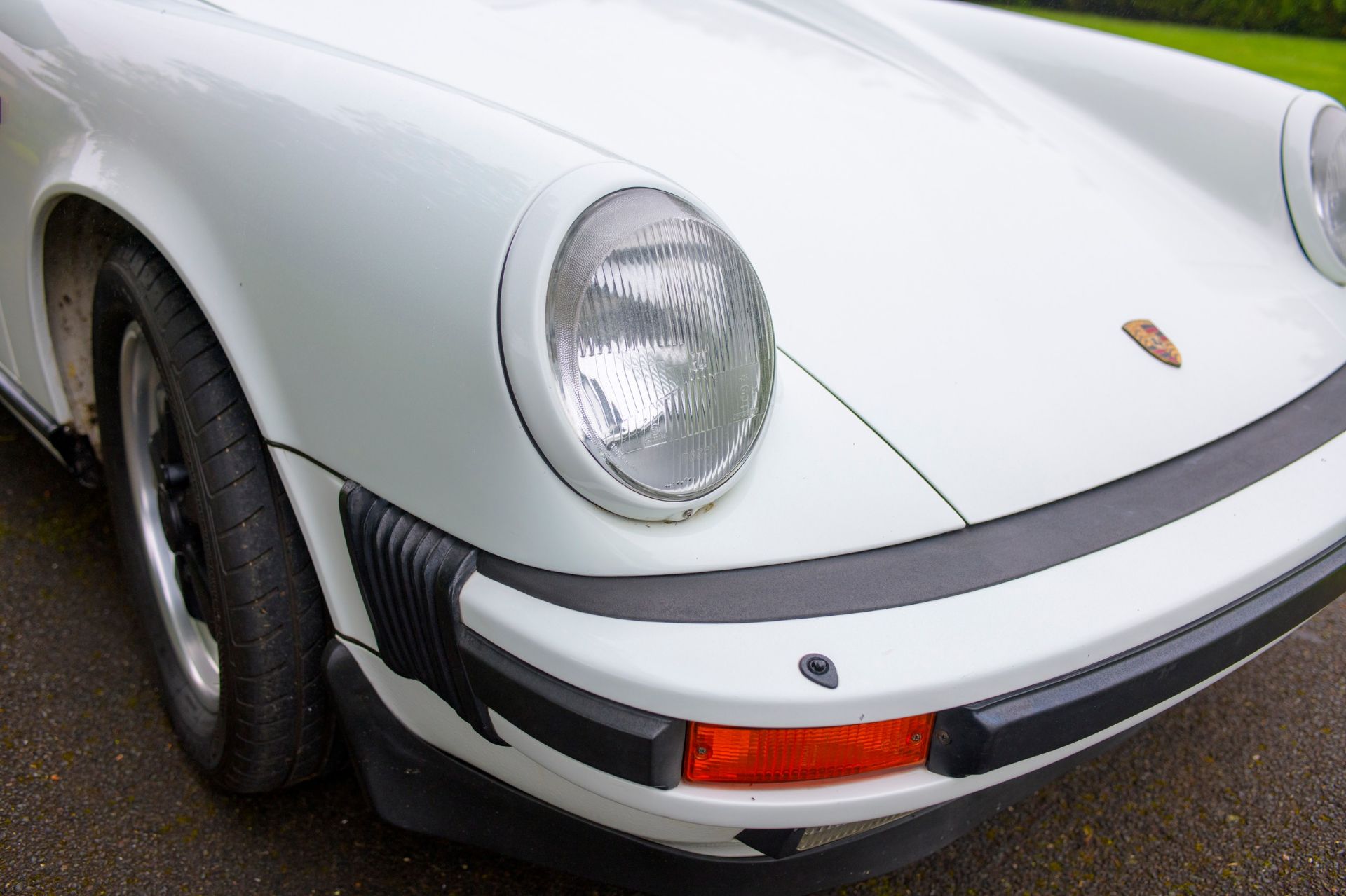 1986 PORSCHE 911 3.2 CARRERA SPORT CABRIOLET Registration: C723 KAR             Chassis Number: - Image 15 of 47