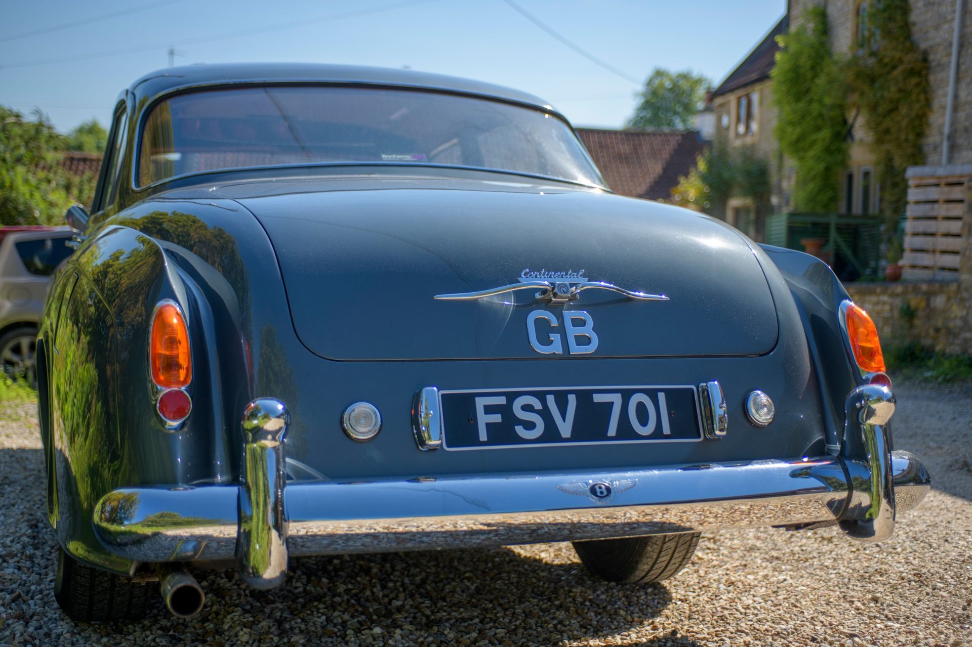 1960 BENTLEY S2 CONTINENTAL BY JAMES YOUNG Registration Number: FSV 701 Chassis Number: BC105AR - - Image 6 of 24