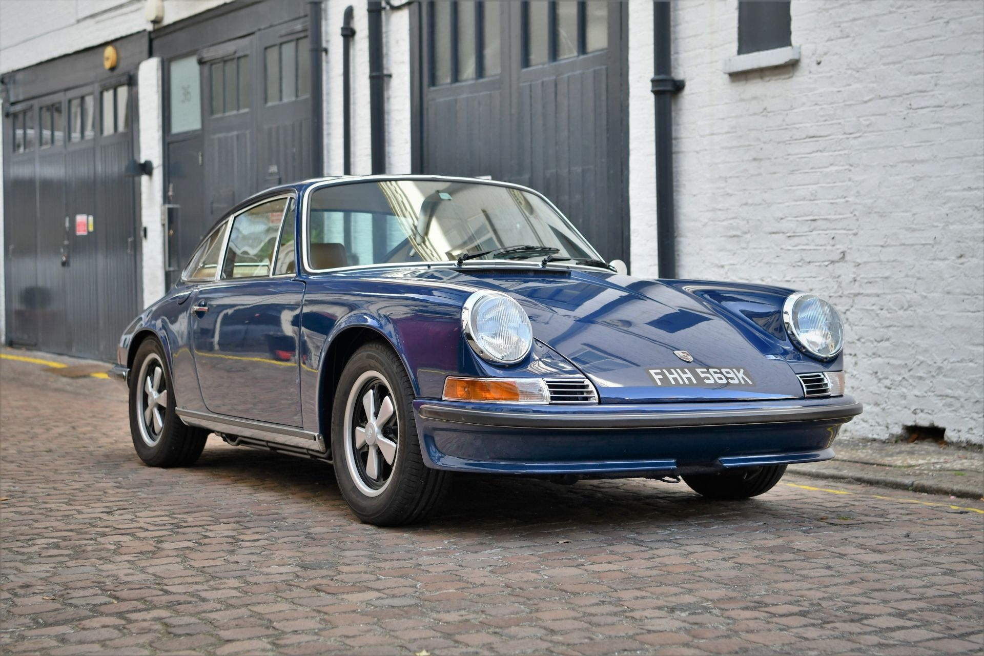 1972 PORSCHE 911 2.4 'S' 'OELKLAPPE COUPE' Registration Number : FHH 569K Chassis Number : - Image 2 of 28