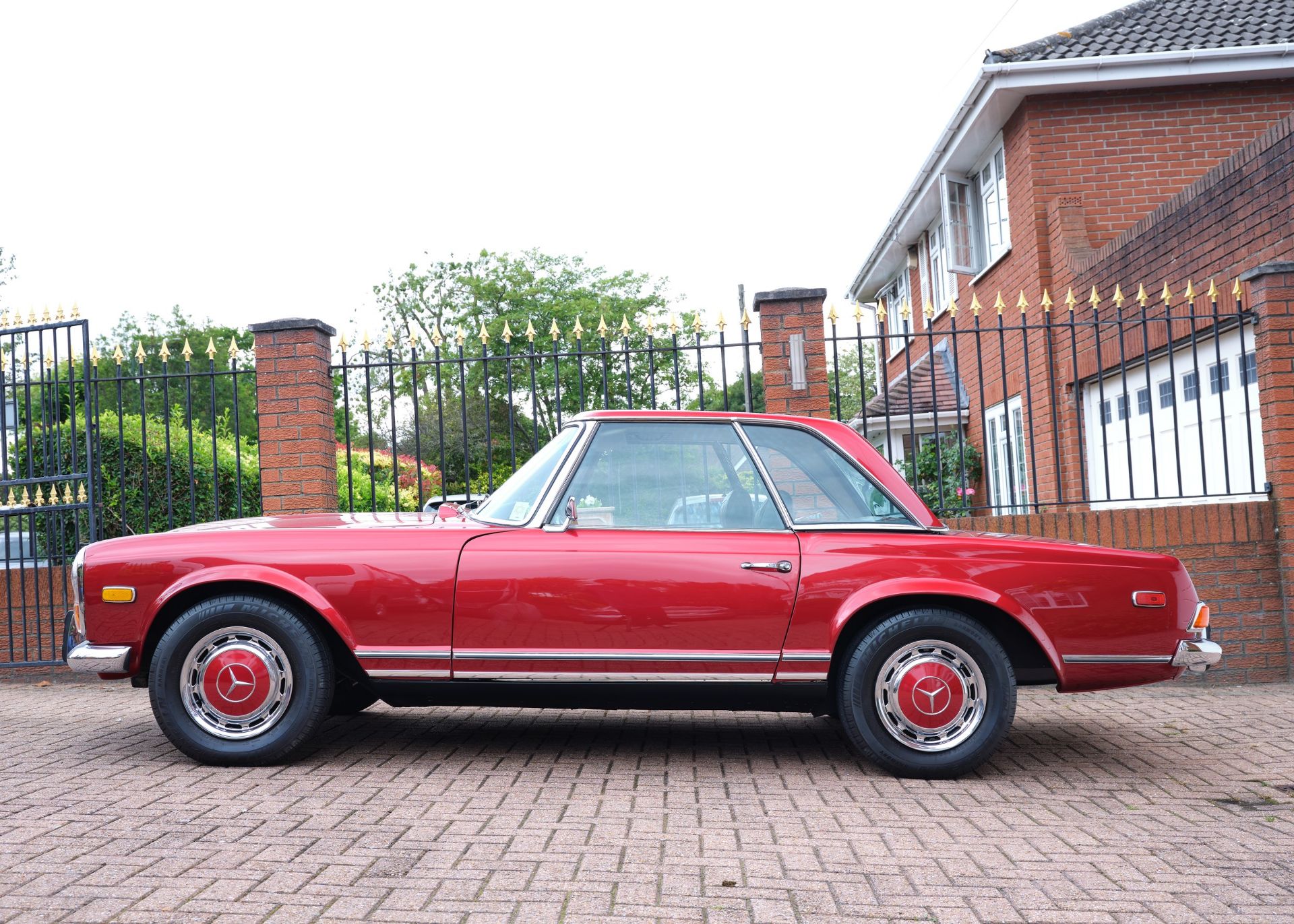 1971 MERCEDES-BENZ 280SL  Registration Number: TNB 608J                 Chassis Number:  113-044- - Image 4 of 39