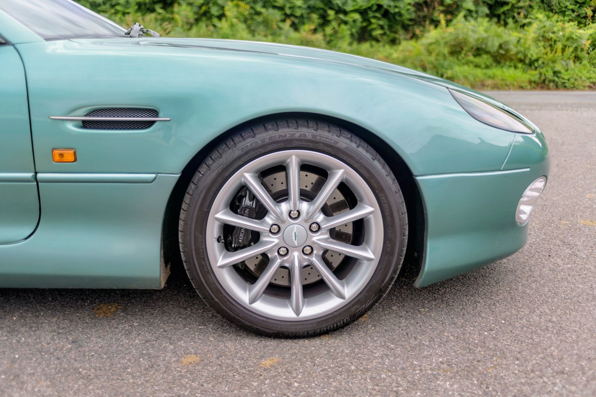 2000 ASTON-MARTIN DB7 VANTAGE Registration number: W539 RPH    Chassis number: SCFAB1231K300921 - - Image 16 of 61