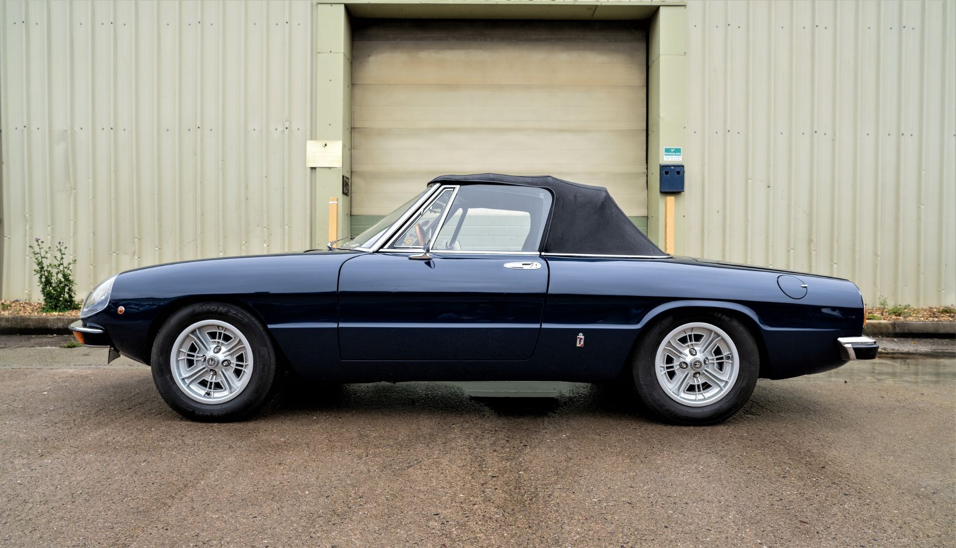 1972 ALFA-ROMEO SPIDER VELOCE Registration Number: FHH 82K Chassis Number: AR*2460638 Widely - Image 10 of 16