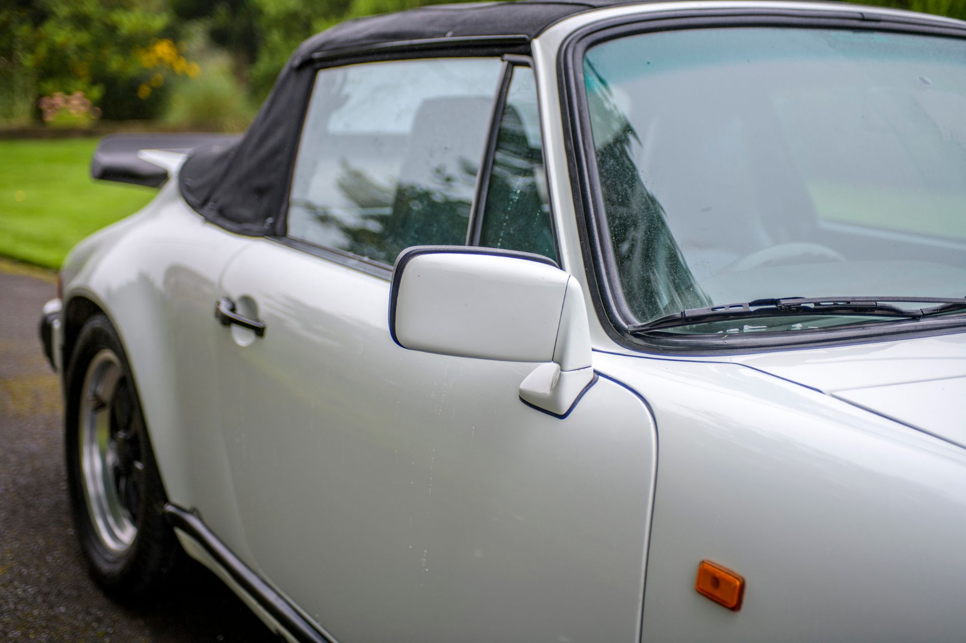 1986 PORSCHE 911 3.2 CARRERA SPORT CABRIOLET Registration: C723 KAR             Chassis Number: - Image 11 of 47