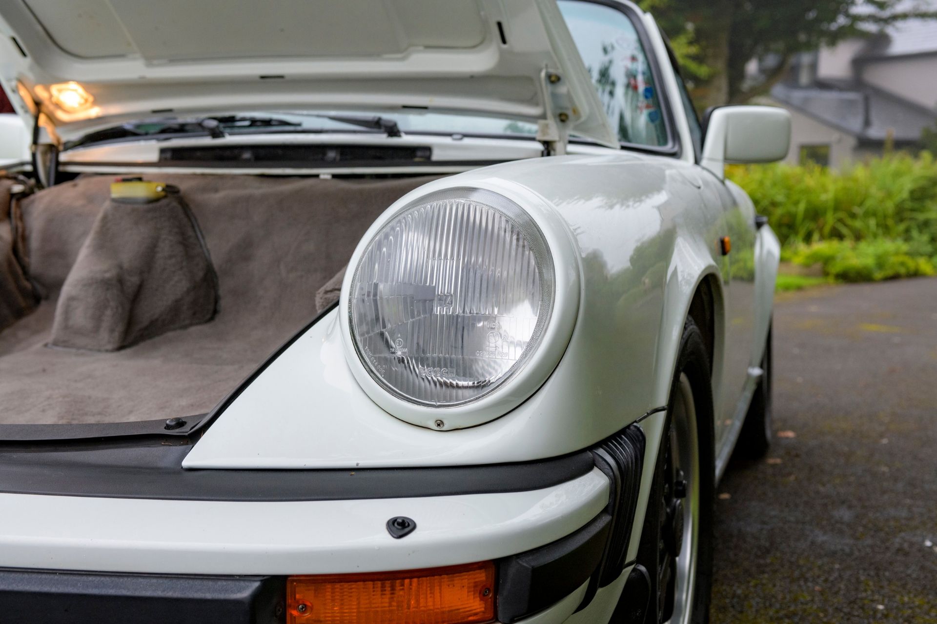 1986 PORSCHE 911 3.2 CARRERA SPORT CABRIOLET Registration: C723 KAR             Chassis Number: - Image 24 of 47