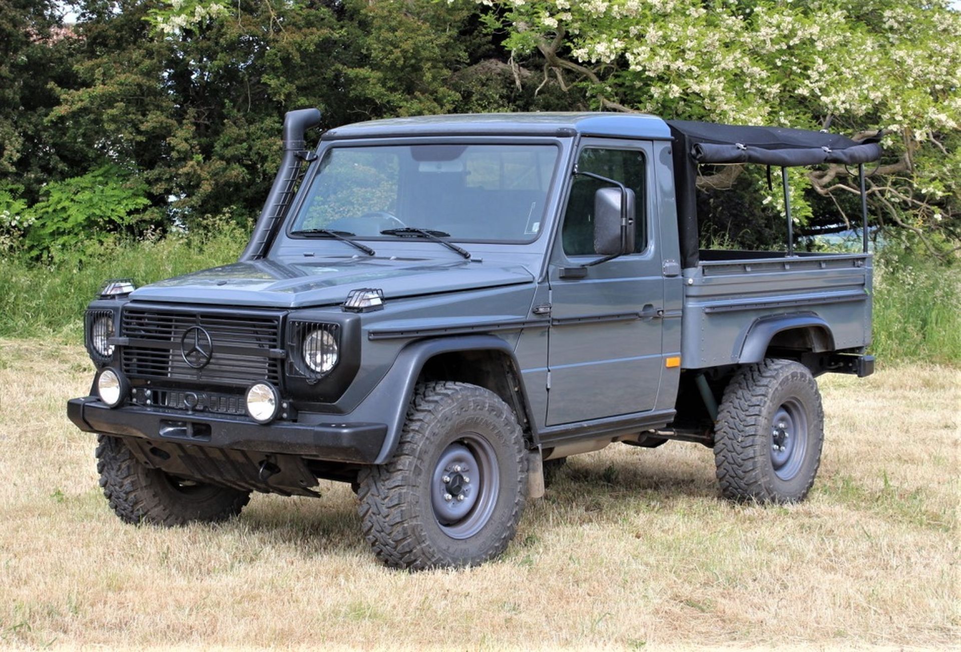 1982 MERCEDES-BENZ G-WAGEN 430 V8 PICKUP Registration Number: CBJ 507Y Chassis Number: - Image 2 of 13