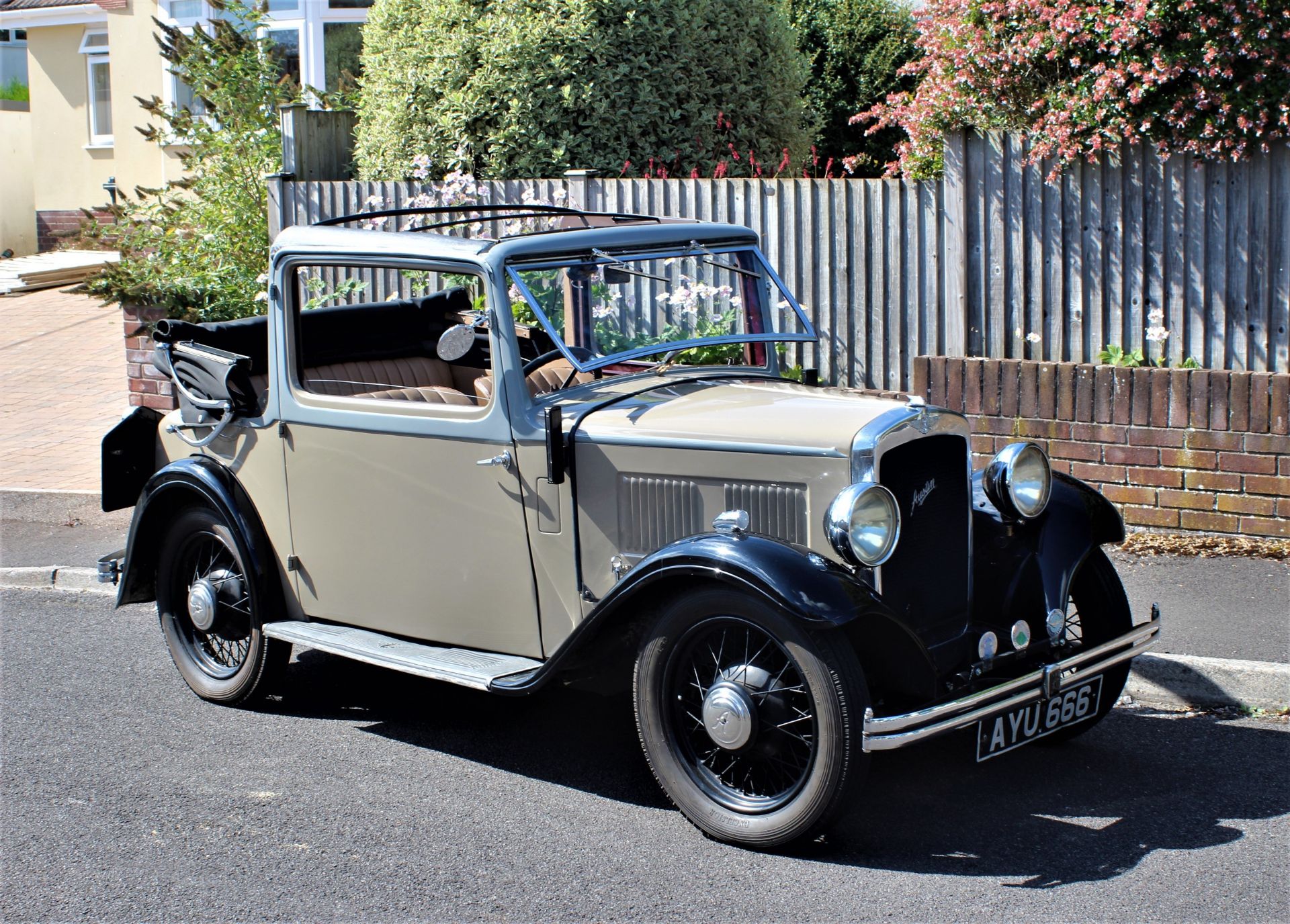 1934 AUSTIN 10 CABRIOLET Registration Number: AYU 666 Chassis Number: G38952 - First owner for 56 - Image 3 of 9