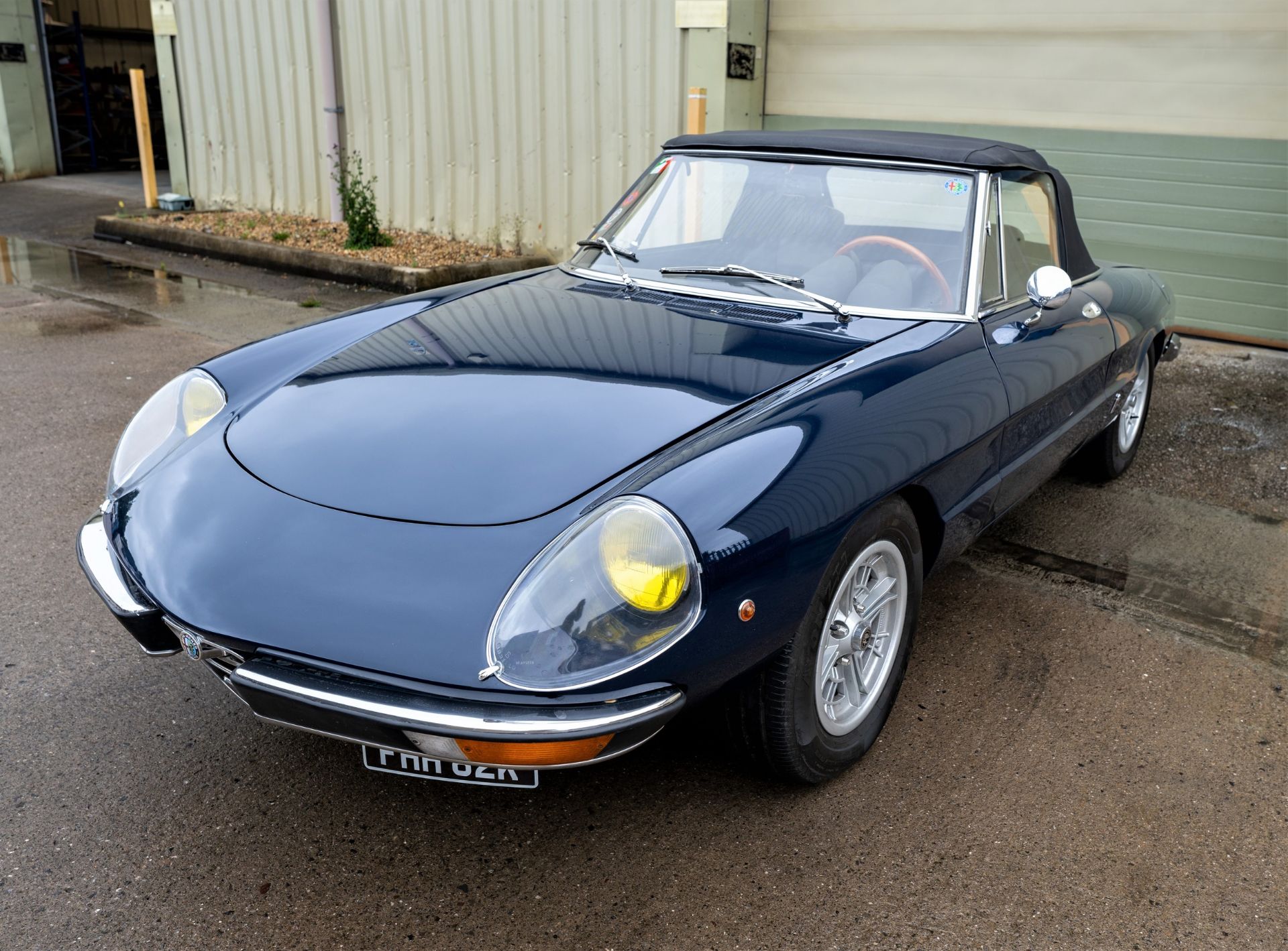 1972 ALFA-ROMEO SPIDER VELOCE Registration Number: FHH 82K Chassis Number: AR*2460638 Widely - Image 2 of 16