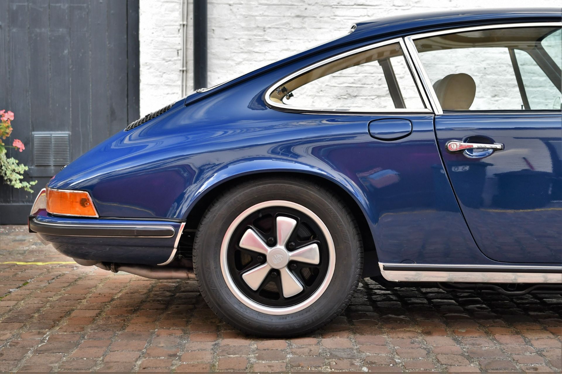 1972 PORSCHE 911 2.4 'S' 'OELKLAPPE COUPE' Registration Number : FHH 569K Chassis Number : - Image 10 of 28