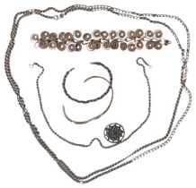 A SMALL QUANTITY OF SILVER AND WHITE METAL JEWELLERY, the lot comprised of a flat link chain, a rope