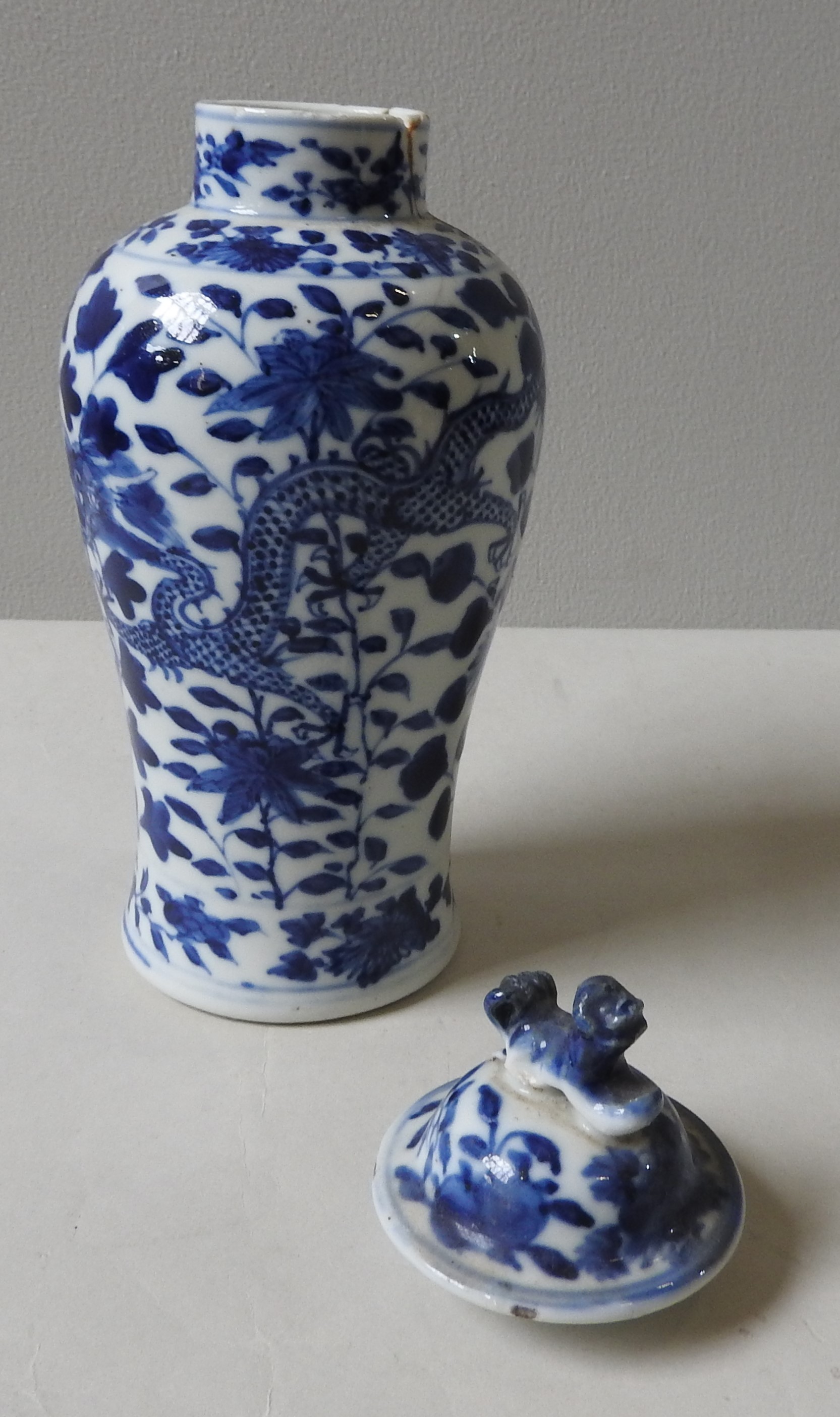 A BLUE AND WHITE CHINESE BALUSTER VASE AND COVER, QING DYNASTY, the cover surmounted by a temple - Image 2 of 3