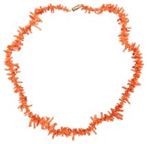 A LATE 19TH CENTURY RED BRANCH CORAL NECKLACE, 53 cm long