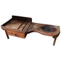 A 19TH CENTURY AMERICAN PINE PRIMITIVE COBBLER'S BENCH, with galleried sides, single frieze drawer