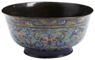 A GOOD CLOISONNE ENAMEL 'LOTUS' BOWL QIANLONG PERIOD (1736-1795) the sides vibrantly decorated