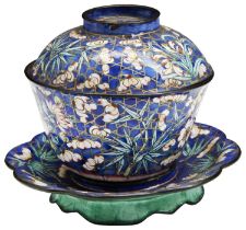 A CANTON ENAMEL CUP, COVER AND STAND QING DYNASTY, LATE QIANLONG / JIAQING PERIOD painted with