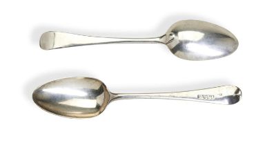 AN UNUSUAL PAIR OF FRONT MARKED TABLE SPOONS, LONDON 1790. A very uncommon pair of Hanovarian