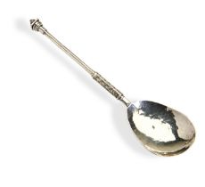 A CASED ARTS & CRAFTS SPOON, GEORGE HUNT, BIRMINGHAM 1928. A handmade arts and crafts spoon