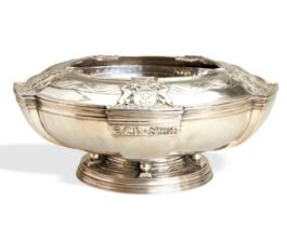 A VERY LARGE ROSE BOWL, OMAR RAMSDEN, LONDON 1933. This large and heavy bowl was commissioned by