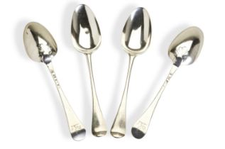 FOUR SHELL BACK SPOONS, SHAW & PRIEST, LONDON 1755. Four good shell back Hanovarian table spoons