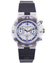 BULGARI REF SC38 NSW: A STAINLESS STEEL CHRONOGRAPH WRISTWATCH white and blue dial signed Bulgari,