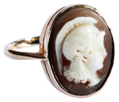 A VICTORIAN CAMEO RING, CIRCA 1880 the oval shell cameo depicting a Warrior in profile, within a