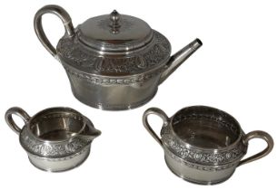 A VICTORIAN THREE PIECE SILVER TEA SERVICE, LONDON 1898, 797 grams **PLEASE NOTE: THIS AUCTION IS IN