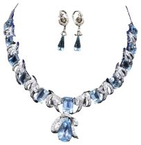 A IMPRESSIVE DIAMOND & AQUAMARINE NECKLACE WITH MATCHING EARINGS, Cased **PLEASE NOTE: THIS