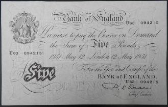 AN UNCIRCULATED BANK OF ENGLAND WHITE FIVE POUND NOTE, 1951, signed Beale and dated 12th May 1951
