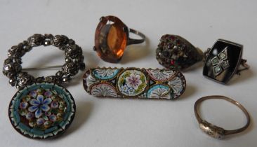 TWO VINTAGE MICRO MOSAIC BROOCHES, FOUR COSTUME RINGS AND CIRCULAR BROOCH, the enamelled mosaic