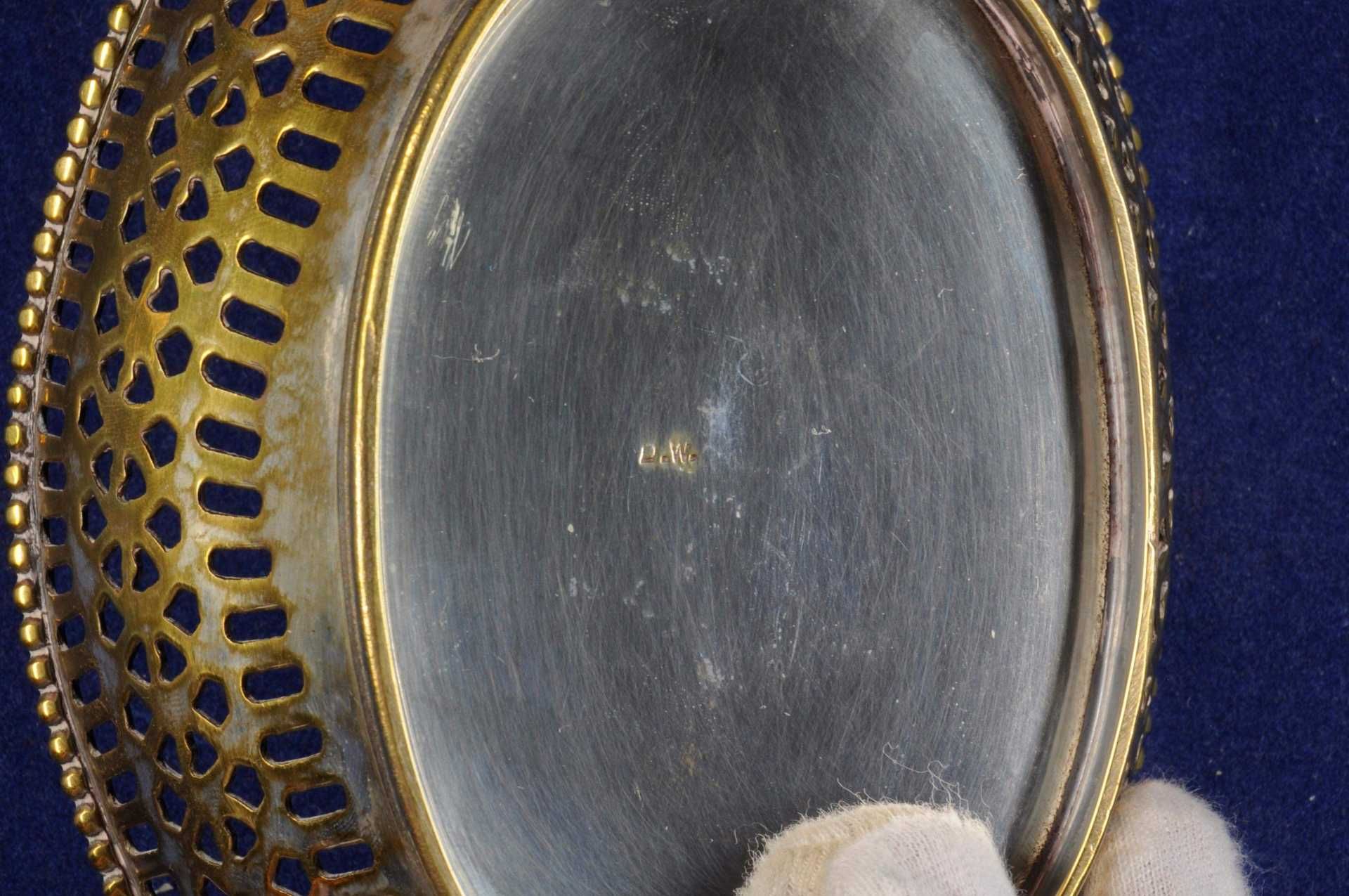 Decorative confectionery shell with broken through decor. Underneath designates D. W. Ca. 16, 7 x 12 - Image 4 of 4