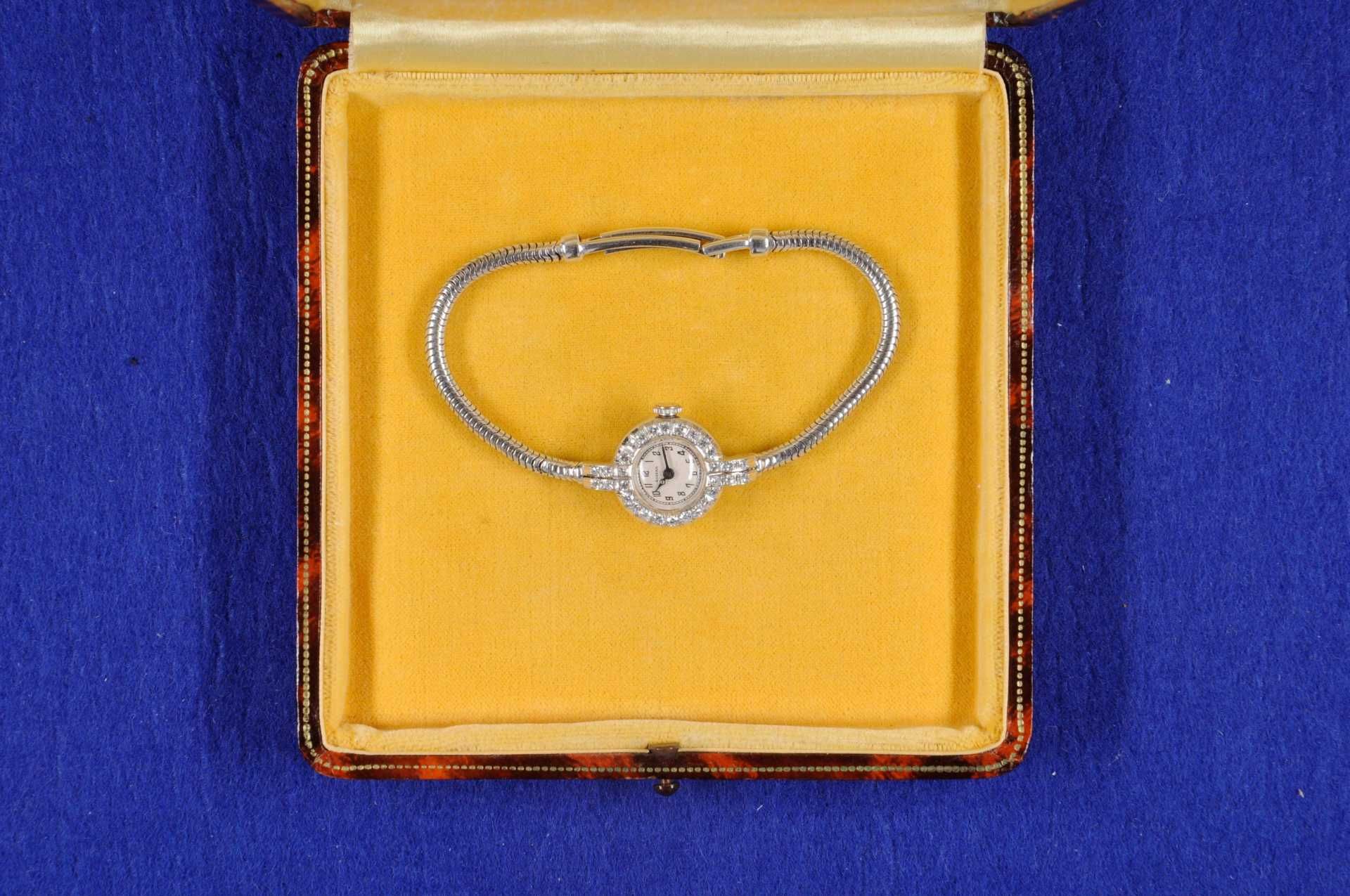 Eszeha Damenarmbanduhr des Bonner Hofjuweliers Dix. Ca. 16mm, 750er Weißgold, Quartz. Das Gehäuse is - Bild 3 aus 4