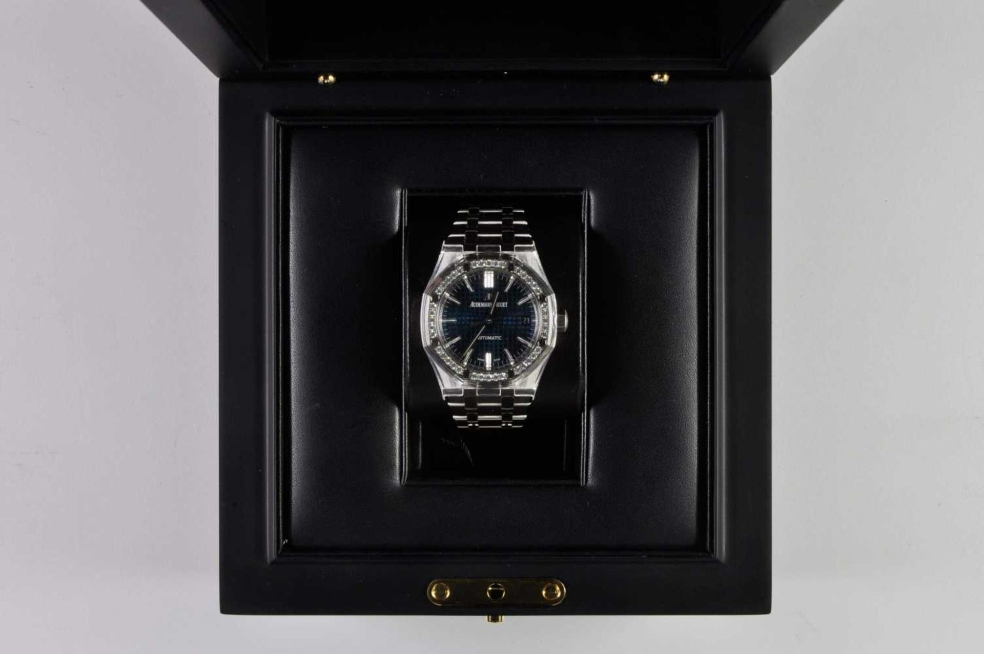 Audemars Piguet Royal Oak Blue Diamond Damen Armbanduhr. Ca. 37mm, Edelstahl Gehäuse besetzt mit 40 - Bild 2 aus 14