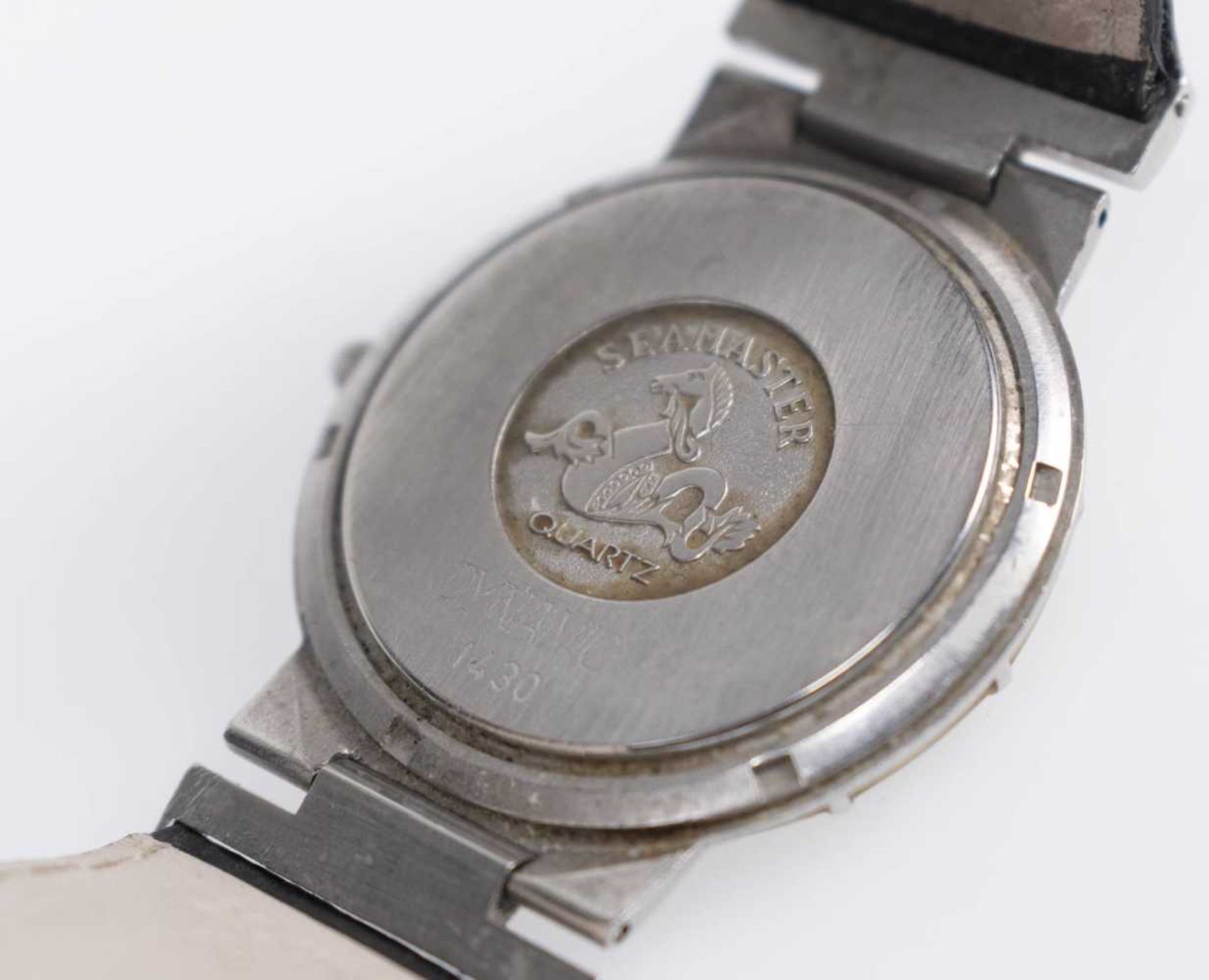 Omega Seamaster Vintage Herren Armbanduhr. Ca. 34mm, Edelstahl, Quarz, Kaliber 1430. Schwarz/goldfar - Bild 2 aus 3